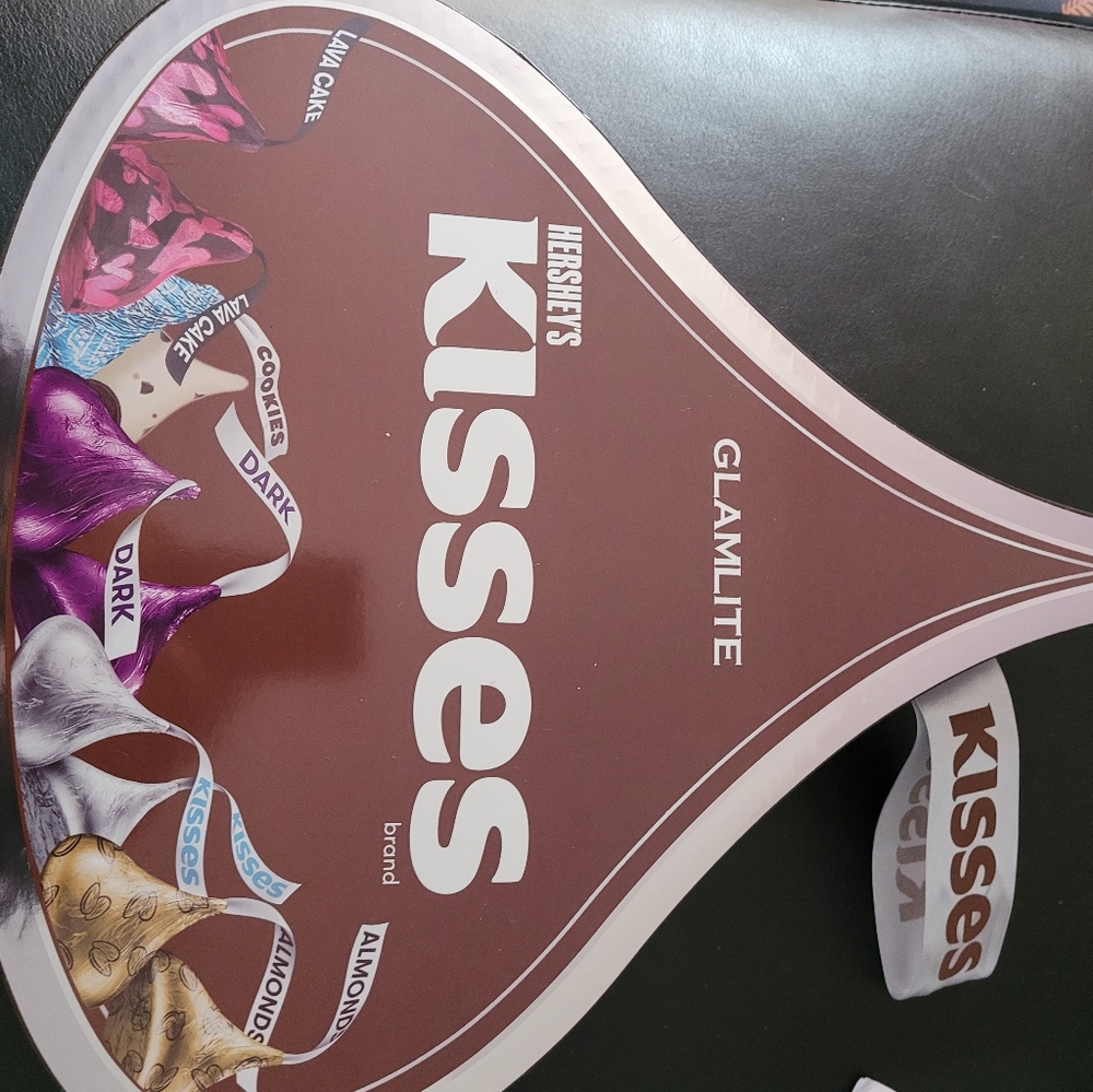 PR Glamlite Hershey's kisses